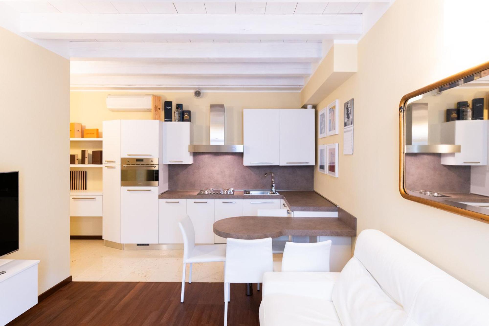 Domus Gladius By Postcardsfrom Apartamento Verona Exterior foto